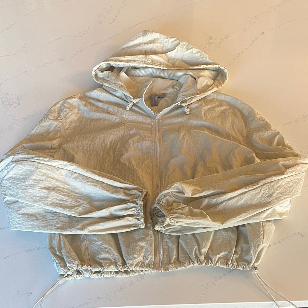 Sweaty Betty Light Tan Hooded Windbreaker Jacket
